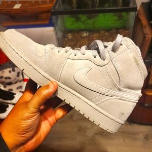 Jordan 1 (Grey)